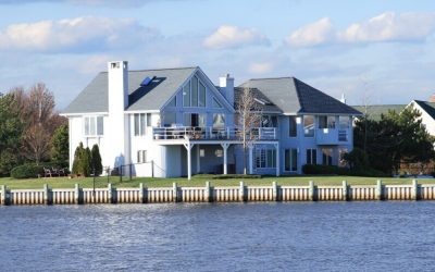 4 Helpful Tips for Selling Your Waterfront Property